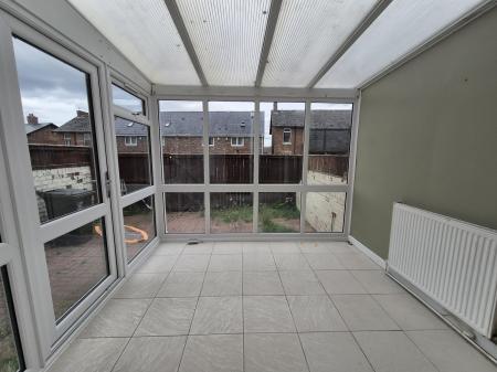 3 bedroom Flat to let in Rogerson Terrace, Westerhope, Newcastle upon Tyne, NE5