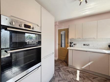 2 bedroom Flat for sale in Silver Lonnen, Fenham, Newcastle upon Tyne, NE5