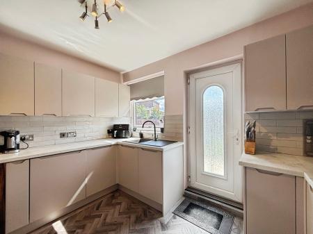 2 bedroom Flat for sale in Silver Lonnen, Fenham, Newcastle upon Tyne, NE5