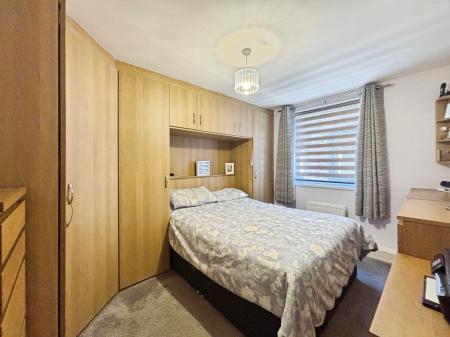 2 bedroom Flat for sale in Silver Lonnen, Fenham, Newcastle upon Tyne, NE5