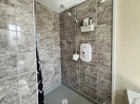 2 bedroom Flat for sale in Silver Lonnen, Fenham, Newcastle upon Tyne, NE5