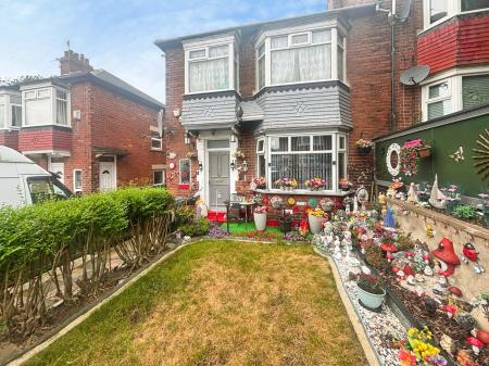 2 bedroom Flat for sale in Brancepeth Avenue, Elswick, Newcastle upon Tyne, NE4