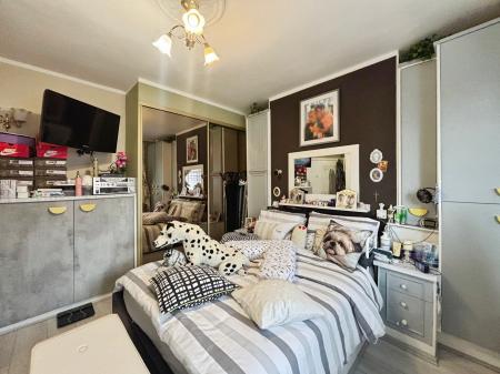 2 bedroom Flat for sale in Brancepeth Avenue, Elswick, Newcastle upon Tyne, NE4