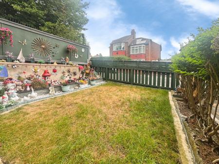 2 bedroom Flat for sale in Brancepeth Avenue, Elswick, Newcastle upon Tyne, NE4