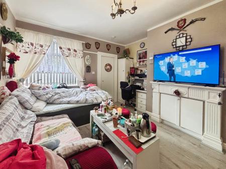 2 bedroom Flat for sale in Brancepeth Avenue, Elswick, Newcastle upon Tyne, NE4