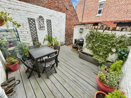 3 bedroom Flat for sale in Addycombe Terrace, Heaton, Newcastle upon Tyne, NE6