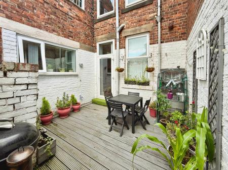 3 bedroom Flat for sale in Addycombe Terrace, Heaton, Newcastle upon Tyne, NE6