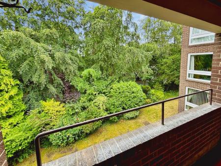 2 bedroom Flat for sale in Norwood Court Thornhill Road, Benton, Newcastle upon Tyne, NE12