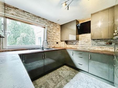 2 bedroom Flat for sale in Norwood Court Thornhill Road, Benton, Newcastle upon Tyne, NE12
