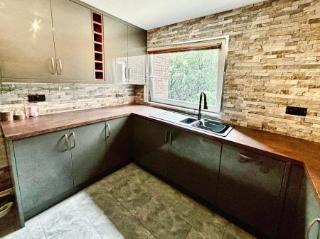 2 bedroom Flat for sale in Norwood Court Thornhill Road, Benton, Newcastle upon Tyne, NE12