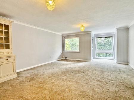 2 bedroom Flat for sale in Norwood Court Thornhill Road, Benton, Newcastle upon Tyne, NE12