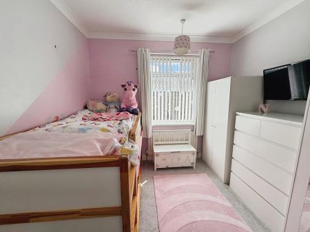 2 bedroom Flat for sale in Ovington Grove, Fenham, Newcastle upon Tyne, NE5
