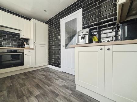 2 bedroom Semi-detached house for sale in Seaton Close, Wardley, Gateshead, NE10