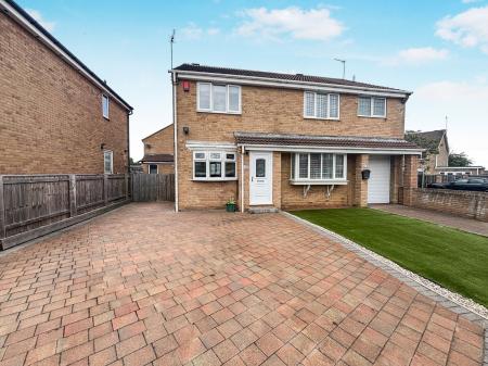 2 bedroom Semi-detached house for sale in Seaton Close, Wardley, Gateshead, NE10