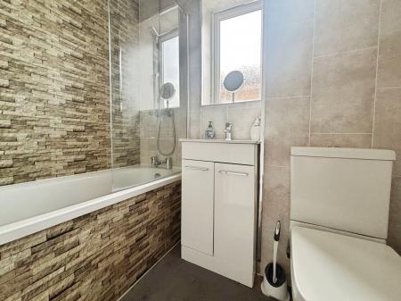 2 bedroom Semi-detached house for sale in Seaton Close, Wardley, Gateshead, NE10