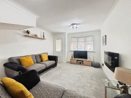 2 bedroom Semi-detached house for sale in Seaton Close, Wardley, Gateshead, NE10