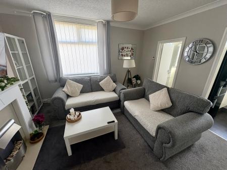 2 bedroom Flat to let in Thorncliffe Place, North Shields, NE29