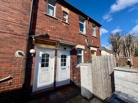 2 bedroom Flat to let in Thorncliffe Place, North Shields, NE29