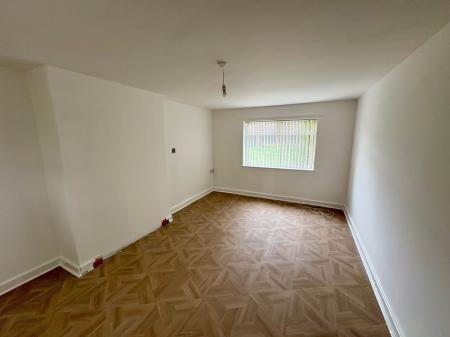 3 bedroom Semi-detached house to let in Englefield, Gateshead, NE10