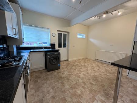 2 bedroom Flat to let in School Terrace, Stanley, DH9