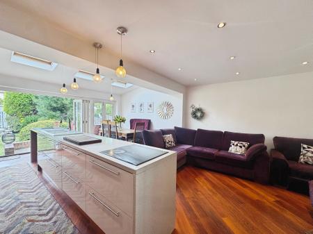 4 bedroom Semi-detached house for sale in Deepdale Road, Cullercoats, NE30