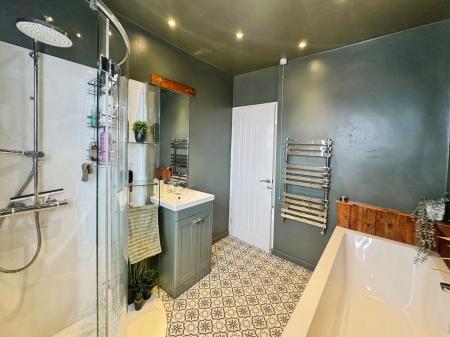 4 bedroom Semi-detached house for sale in Deepdale Road, Cullercoats, NE30