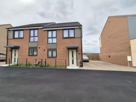2 bedroom Semi-detached house to let in Armstrong Road, Newcastle upon Tyne, NE15