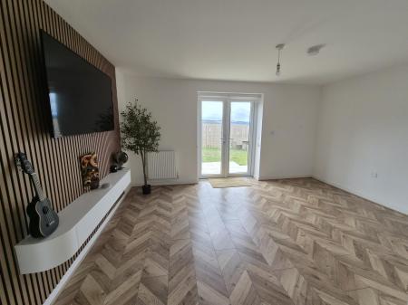 2 bedroom Semi-detached house to let in Armstrong Road, Newcastle upon Tyne, NE15