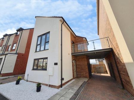 2 bedroom Detached house for sale in Chapel Rigg Drive, Scotswood, Newcastle upon Tyne, NE15