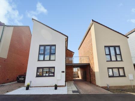 2 bedroom Detached house for sale in Chapel Rigg Drive, Scotswood, Newcastle upon Tyne, NE15