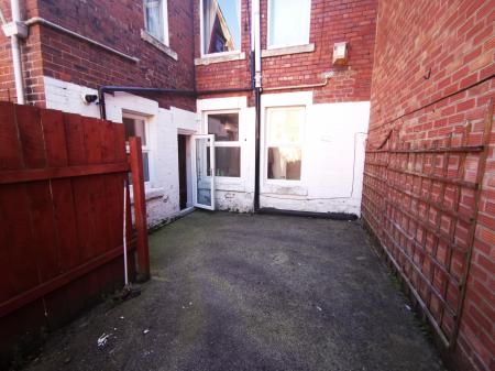 2 bedroom Flat to let in Cumberland Street, Wallsend, NE28