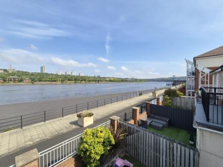 4 bedroom Detached house to let in Cormorant Drive, Gateshead, NE11