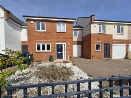 4 bedroom Detached house to let in Cormorant Drive, Gateshead, NE11