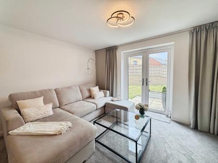 2 bedroom Semi-detached house for sale in Chapel Rigg Drive, Scotswood, Newcastle upon Tyne, NE15
