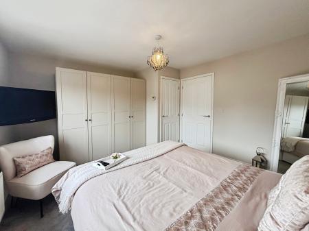 2 bedroom Semi-detached house for sale in Chapel Rigg Drive, Scotswood, Newcastle upon Tyne, NE15