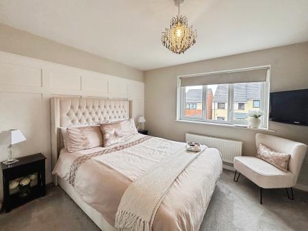 2 bedroom Semi-detached house for sale in Chapel Rigg Drive, Scotswood, Newcastle upon Tyne, NE15
