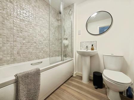 2 bedroom Semi-detached house for sale in Chapel Rigg Drive, Scotswood, Newcastle upon Tyne, NE15