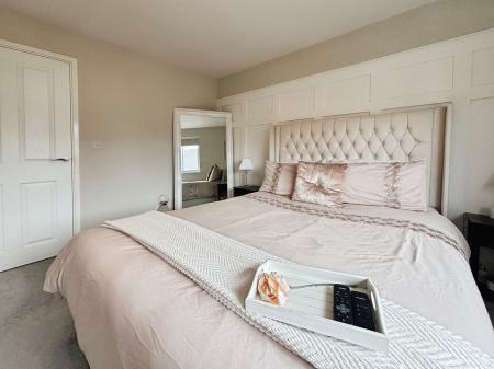 2 bedroom Semi-detached house for sale in Chapel Rigg Drive, Scotswood, Newcastle upon Tyne, NE15