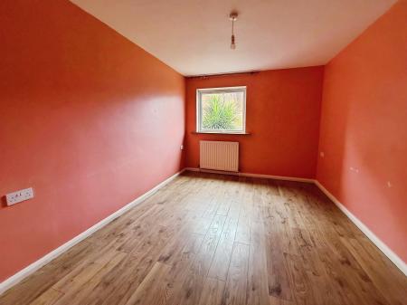 2 bedroom Flat for sale in Queens Court, Dunston, Gateshead, NE8