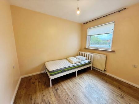2 bedroom Flat for sale in Queens Court, Dunston, Gateshead, NE8