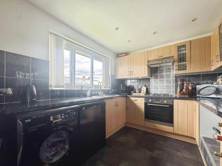 2 bedroom Flat for sale in Redesdale Grove, North Shields, North Shields, NE29