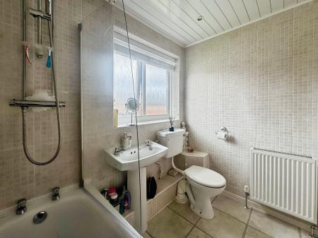 2 bedroom Flat for sale in Redesdale Grove, North Shields, North Shields, NE29