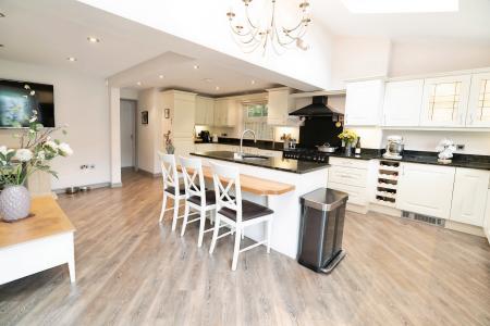 5 bedroom Detached house for sale in Settlingstone Close, Haydon Grange, Newcastle upon Tyne, NE7