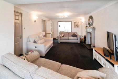 5 bedroom Detached house for sale in Settlingstone Close, Haydon Grange, Newcastle upon Tyne, NE7