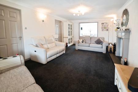 5 bedroom Detached house for sale in Settlingstone Close, Haydon Grange, Newcastle upon Tyne, NE7