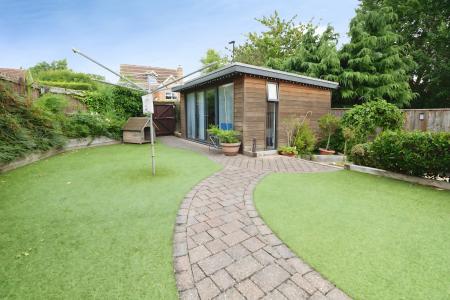 5 bedroom Detached house for sale in Settlingstone Close, Haydon Grange, Newcastle upon Tyne, NE7
