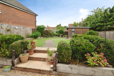 5 bedroom Detached house for sale in Settlingstone Close, Haydon Grange, Newcastle upon Tyne, NE7