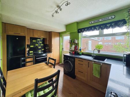 2 bedroom Detached bungalow for sale in Oakenshaw, Dumpling Hall, Newcastle upon Tyne, NE15