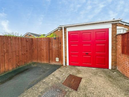 2 bedroom Detached bungalow for sale in Oakenshaw, Dumpling Hall, Newcastle upon Tyne, NE15