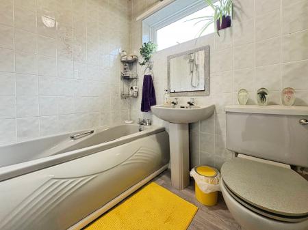 2 bedroom Detached bungalow for sale in Oakenshaw, Dumpling Hall, Newcastle upon Tyne, NE15
